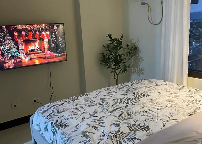 Sofi Staycation- Aurora Escalades 4* Manila