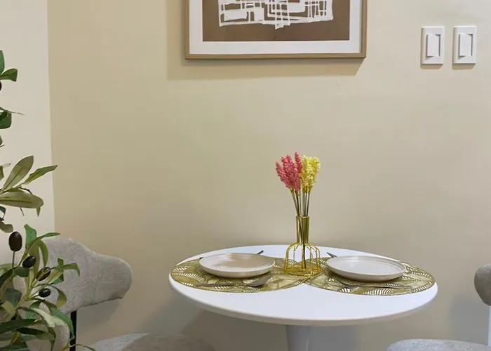 Sofi Staycation- Aurora Escalades 4* Manila